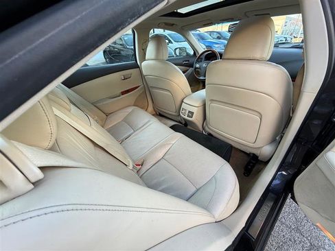 Used 2011 Lexus ES 350 image 24