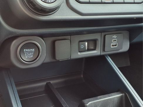 New 2026 Ford Maverick Lariat w/ Black Appearance Package image 10