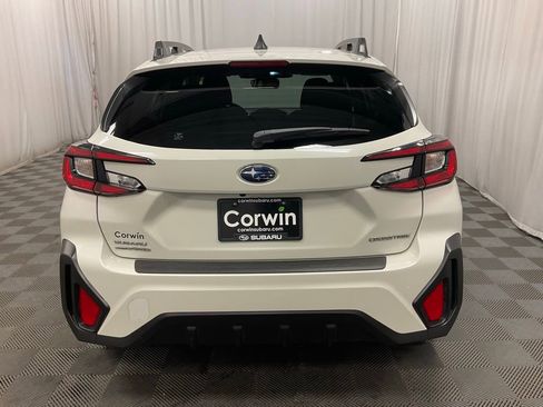 Used 2024 Subaru Crosstrek 2.0i Premium image 3