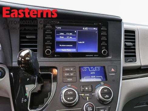 Used 2019 Toyota Sienna XLE FWD image 12