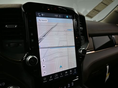 Used 2025 RAM 1500 Limited image 15