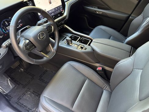 Used 2024 Lexus TX 350 AWD w/ Technology Package image 4