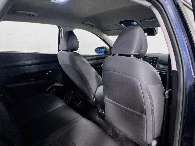 Used 2025 Hyundai Tucson SE FWD image 8
