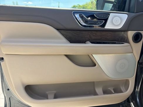 Used 2022 Lincoln Navigator Reserve AWD/4WD image 23