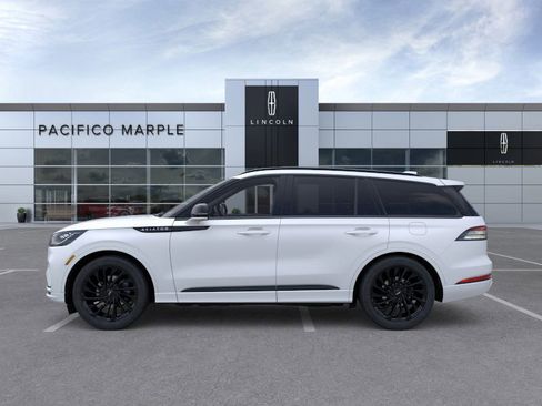 New 2026 Lincoln Aviator Reserve w/ Jet Appearance Package image 3