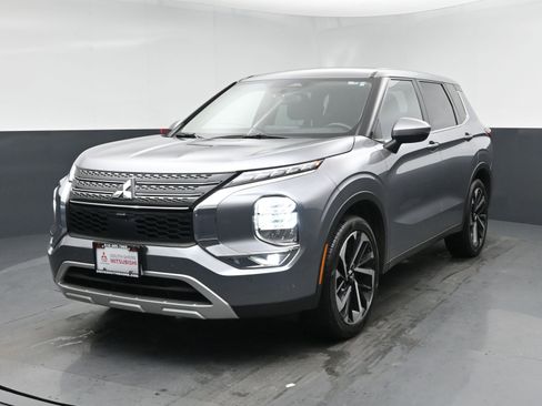 Used 2022 Mitsubishi Outlander SE image 21