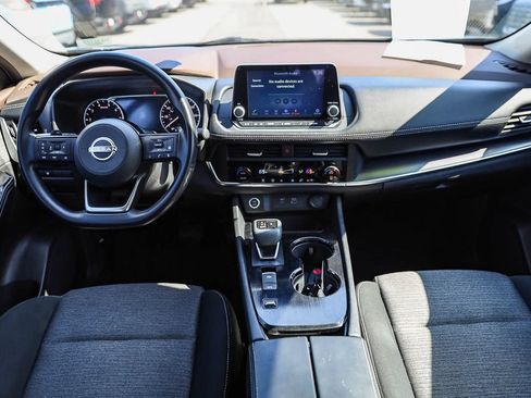 Used 2023 Nissan Rogue SV FWD image 12