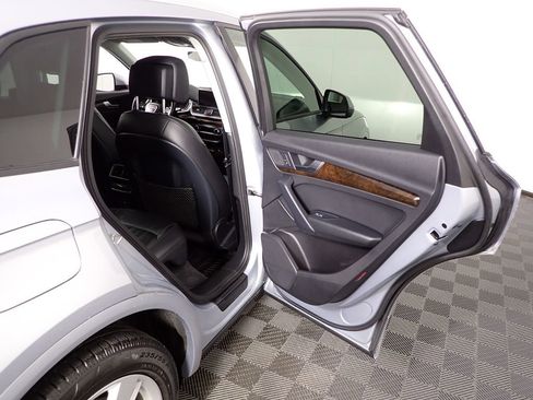 Used 2018 Audi Q5 2.0T Premium image 32