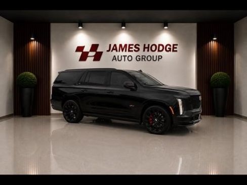 Used 2026 Cadillac Escalade ESV V w/ LPO, ONYX Package AWD/4WD image 1