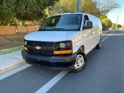 Used 2017 Chevrolet Express 3500 Extended image 50