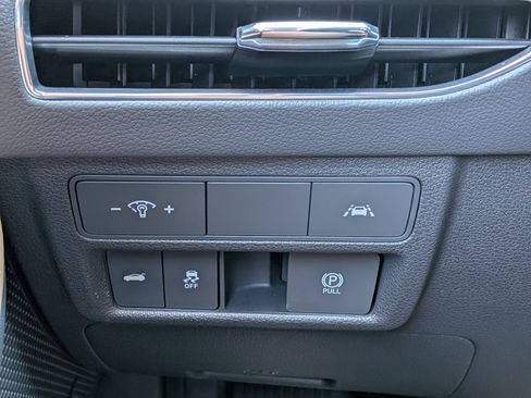Used 2023 Hyundai Sonata Limited FWD image 21