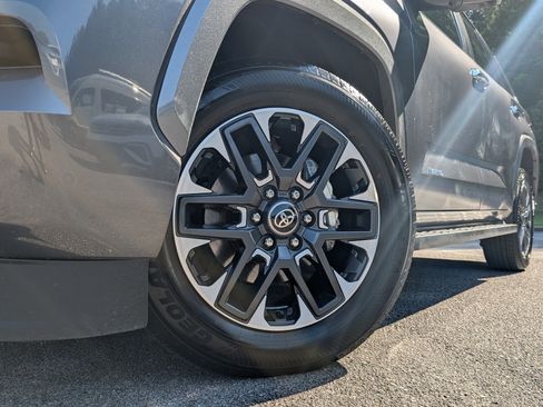 Used 2026 Toyota Sequoia Limited AWD/4WD image 39