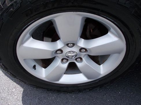 Used 2014 RAM 1500 Express image 17