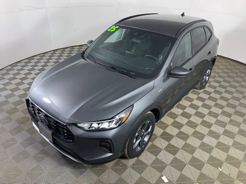 Used 2025 Ford Escape ST-Line image 9