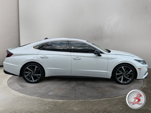 Used 2021 Hyundai Sonata SEL Plus w/ Preferred Accessory Package FWD image 8