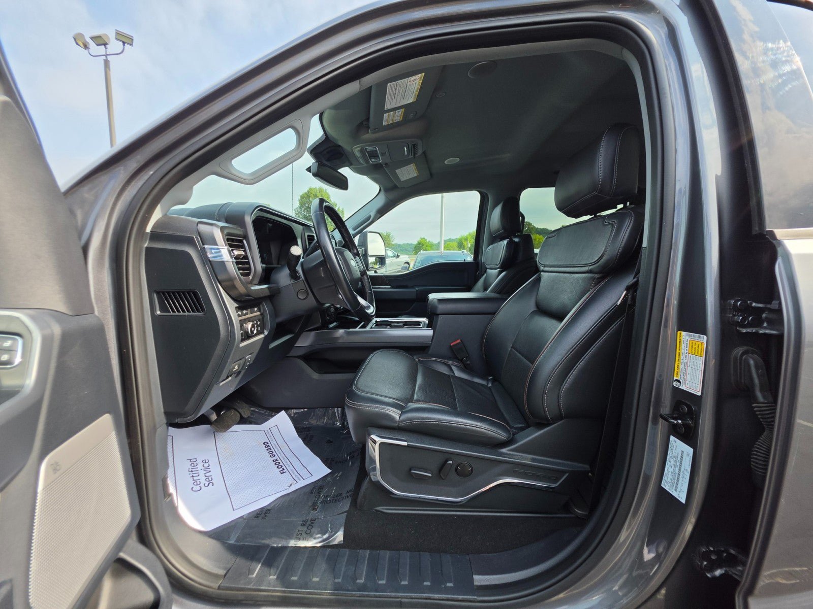 Used 2024 Ford F350 Lariat w/ Lariat Ultimate Package AWD/4WD image 32