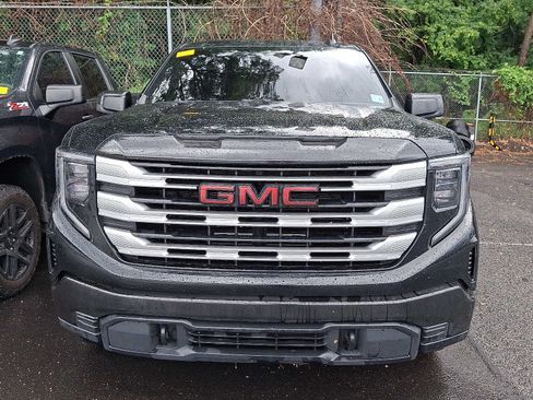 Used 2024 GMC Sierra 1500 SLE AWD/4WD image 2