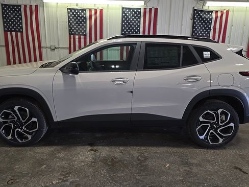 New 2026 Chevrolet Trax RS w/ Sunroof Package image 3
