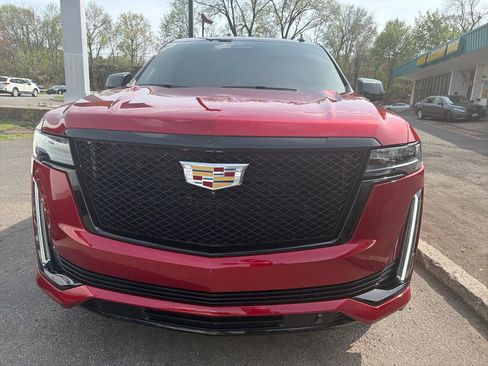 Used 2022 Cadillac Escalade Sport Platinum image 2