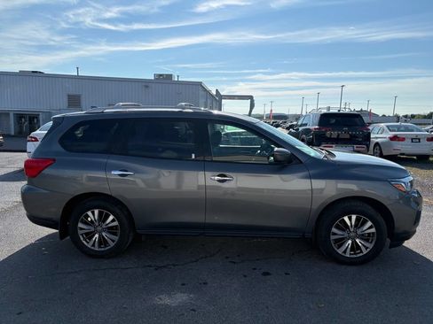 Used 2020 Nissan Pathfinder S AWD/4WD image 4