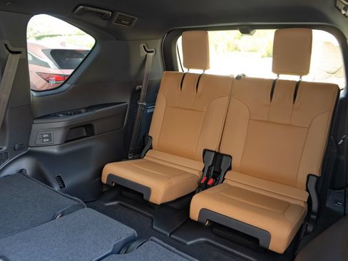 New 2026 Lexus LX 600 4WD w/ Luxury Package image 18