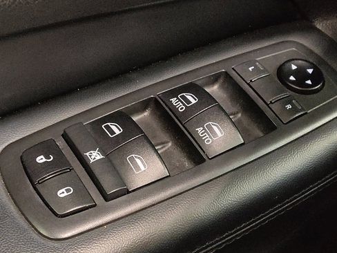 Used 2019 Jeep Grand Cherokee Limited image 27