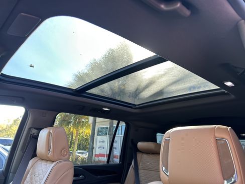 Used 2024 Cadillac Escalade ESV Premium Luxury w/ Performance Package image 16