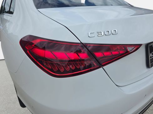 Used 2025 Mercedes-Benz C 300 4MATIC Sedan image 33