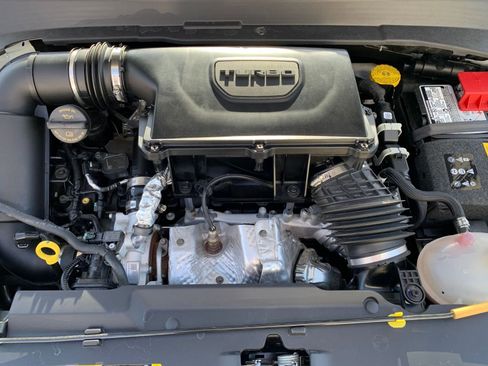 Used 2025 Jeep Compass Limited image 33