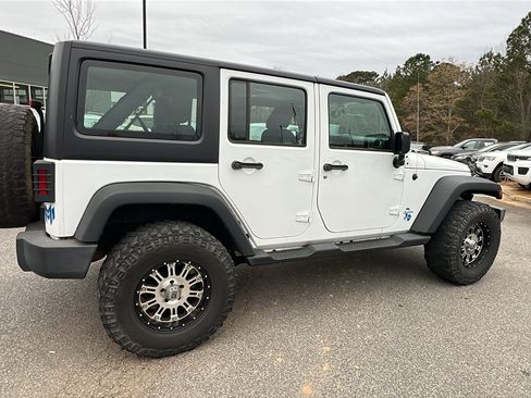 Used 2018 Jeep Wrangler Unlimited Sport w/ Connectivity Group image 8