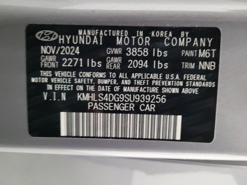 Used 2025 Hyundai Elantra SEL image 33