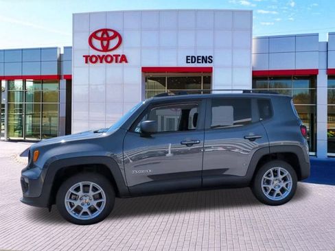 Used 2022 Jeep Renegade Latitude w/ Convenience Group AWD/4WD image 29