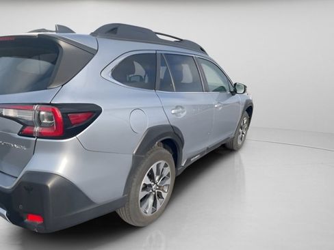 Used 2023 Subaru Outback Limited image 12