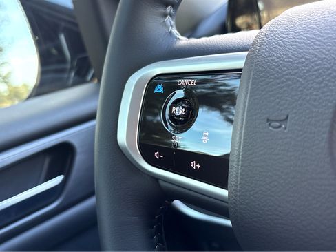 New 2026 Nissan Armada SV image 12