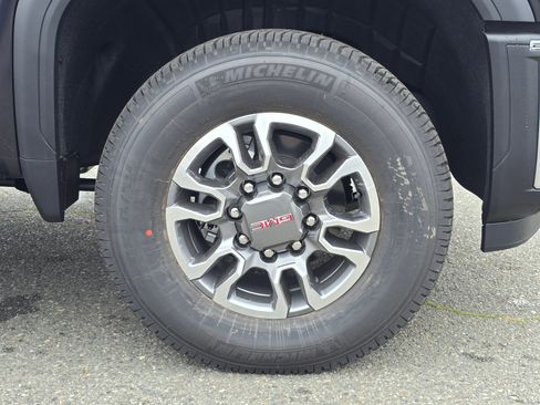 New 2026 GMC Sierra 2500 SLT w/ SLT Premium Package image 9