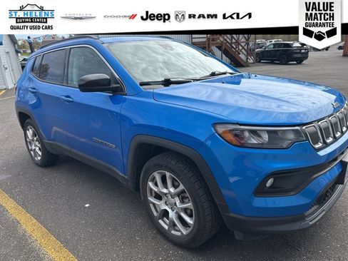 Used 2022 Jeep Compass Latitude w/ Sun and Sound Group AWD/4WD image 11