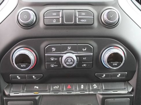 Used 2022 Chevrolet Silverado 1500 LT Trail Boss w/ Safety Package AWD/4WD image 24