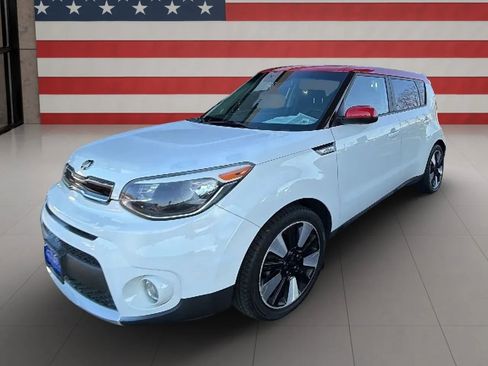 Used 2017 Kia Soul + w/ Designer's Package image 4