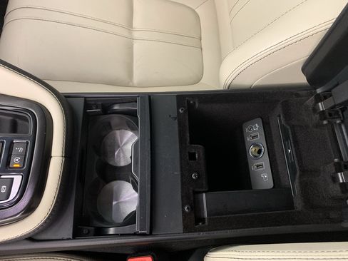 Used 2016 Jaguar F-TYPE Coupe image 29