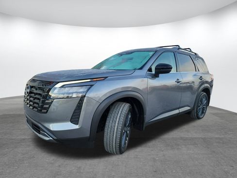 New 2026 Nissan Pathfinder SL image 3