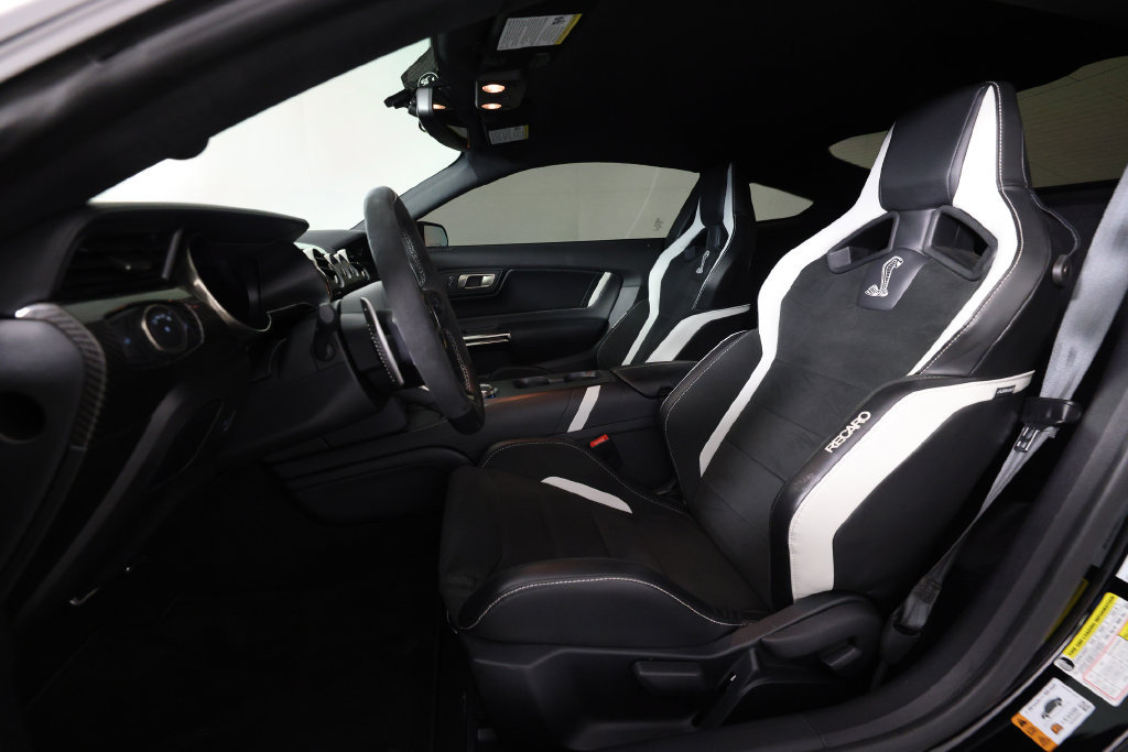 Used 2022 Ford Mustang Shelby GT500 w/ Carbon Fiber Track Pack RWD image 14
