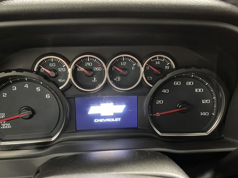 Used 2021 Chevrolet Silverado 1500 LT w/ Z71 Off-Road Package AWD/4WD image 5