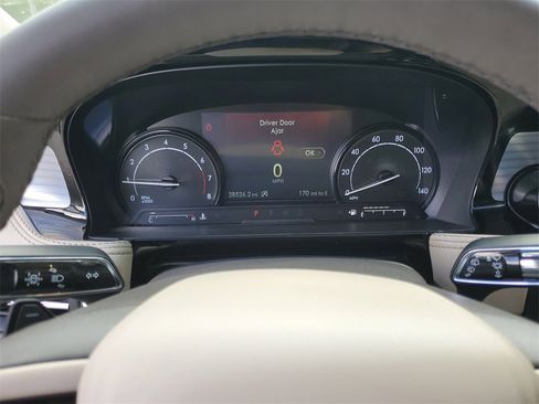 Certified 2022 Lincoln Corsair FWD w/ Equipment Group 101A image 24