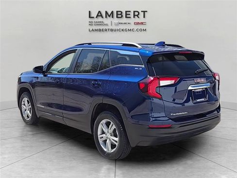 Used 2023 GMC Terrain SLE w/ Driver Convenience Package AWD/4WD image 3