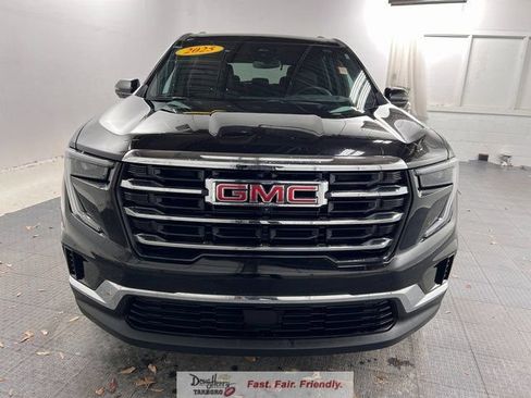 Used 2025 GMC Acadia Elevation FWD image 2