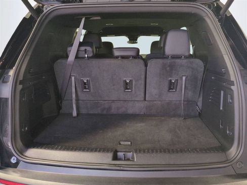 Used 2026 Chevrolet Traverse LT FWD image 14