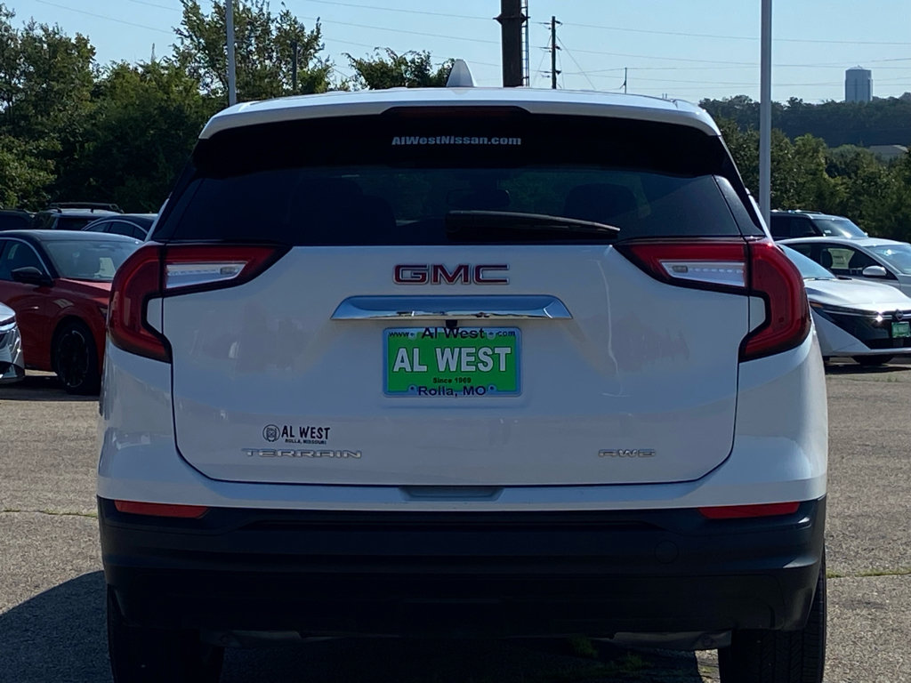 Used 2024 GMC Terrain SLE AWD/4WD image 6