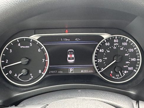Used 2025 Nissan Sentra SV FWD image 31