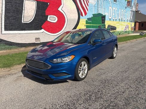 Used 2018 Ford Fusion S FWD image 2