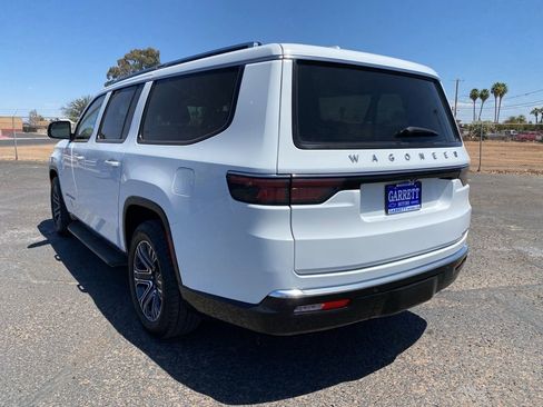Used 2023 Jeep Wagoneer L Series II RWD image 27